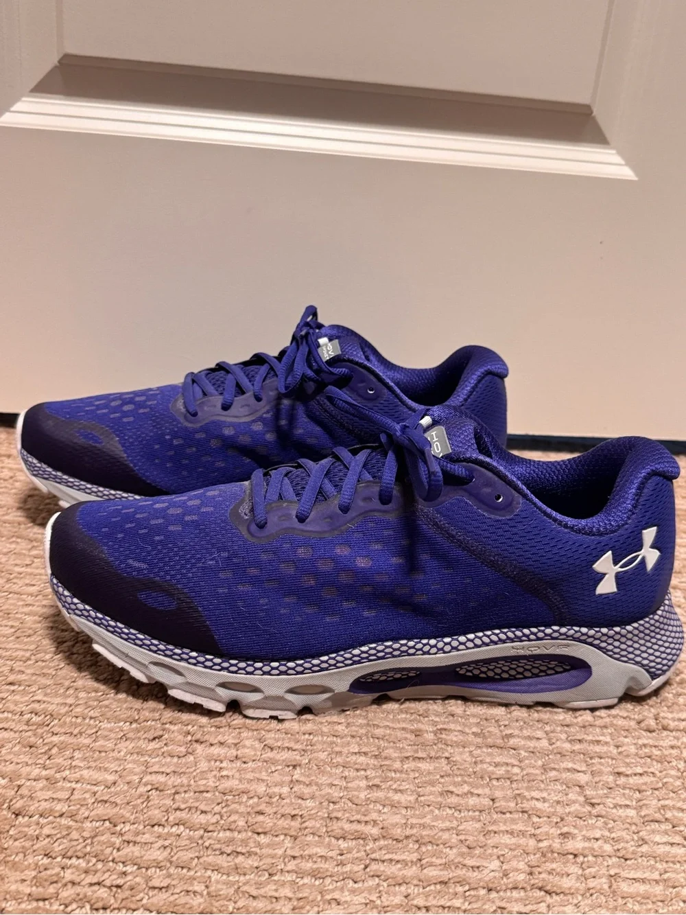 Under Armour HOVR Infinite 3 running shoes men’s size 12 sneakers